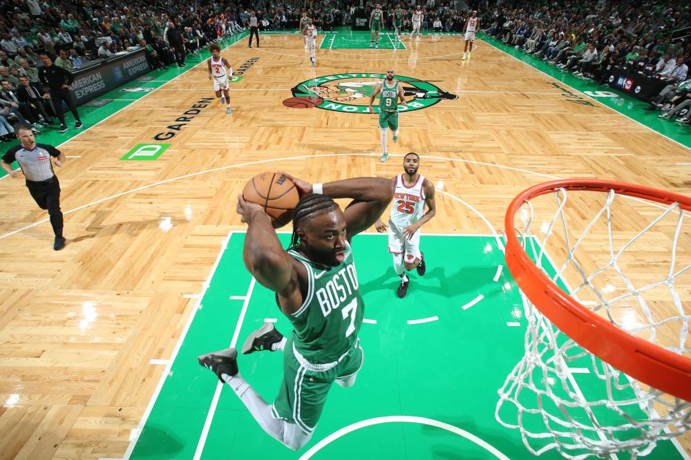 奥斯卡、塞尔吉尼奥归化程序启动 国足有望添猛将.