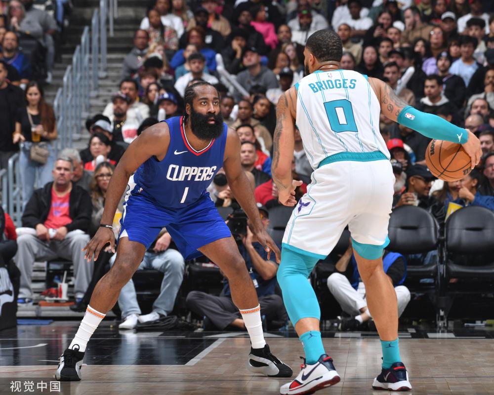 狄龙：裁判在判罚时偷笑，这种行为应该被审查